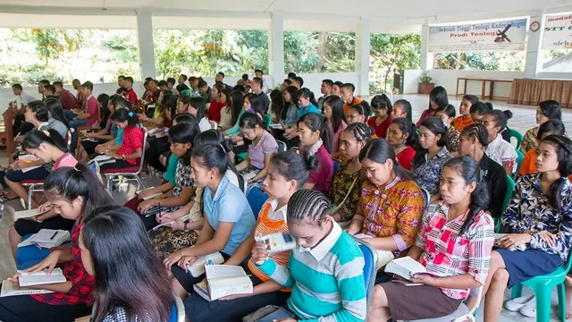 Kegiatan Sejarah Penebusan di STT Kadesi
